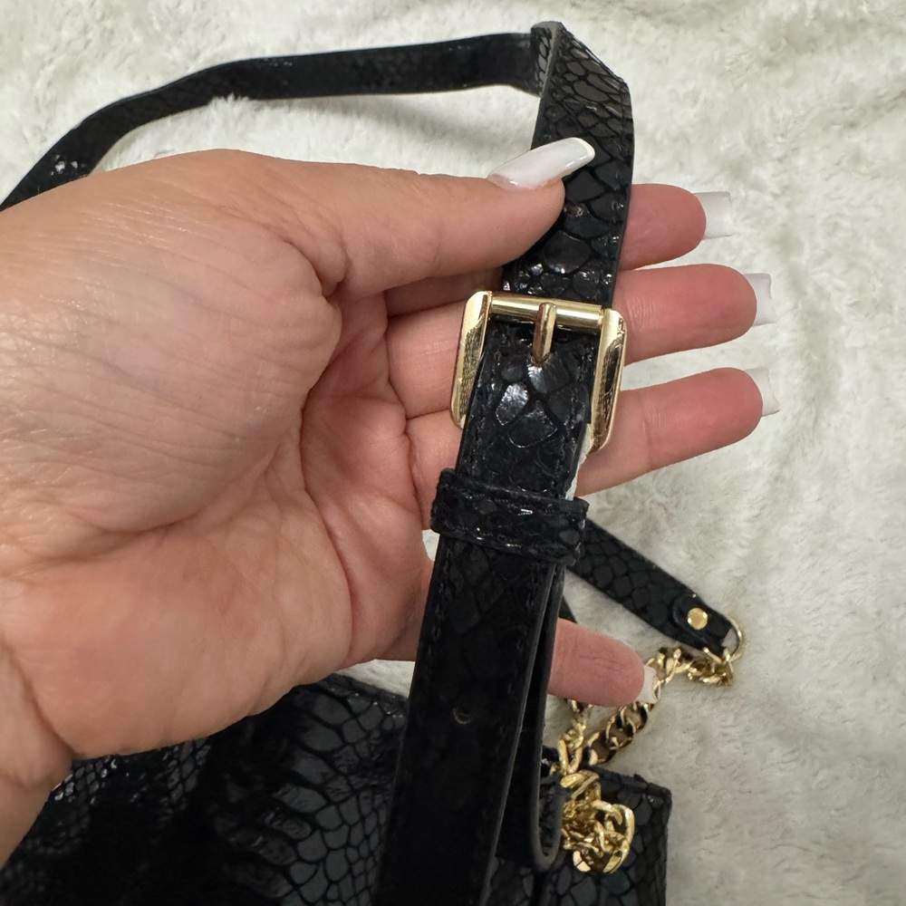 Michael Kors Black and‎ Gold Snake-Pattern Shoulder Bag - Picture 3 of 7
